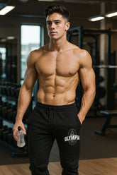 Calça Moletom Mr. Olympia – Conforto Extremo, Estilo de Campeão
